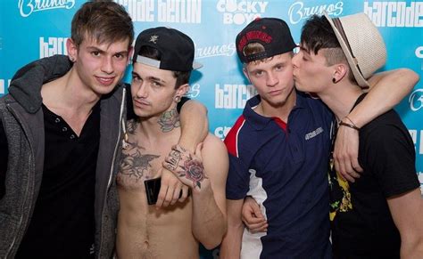 gaymaletibe